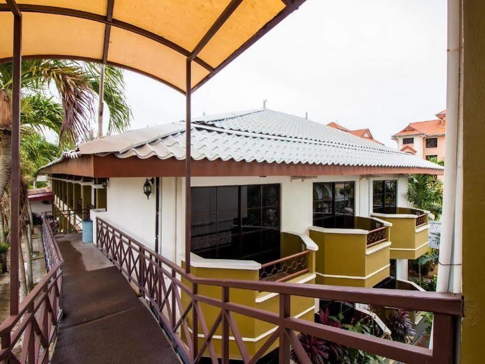 Klebang Beach Resort Malacca Exterior foto